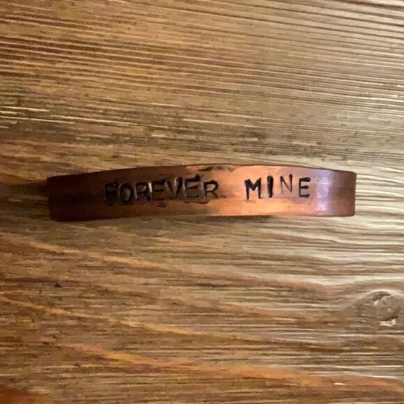 Handmade copper cuff - Picture 1 of 3